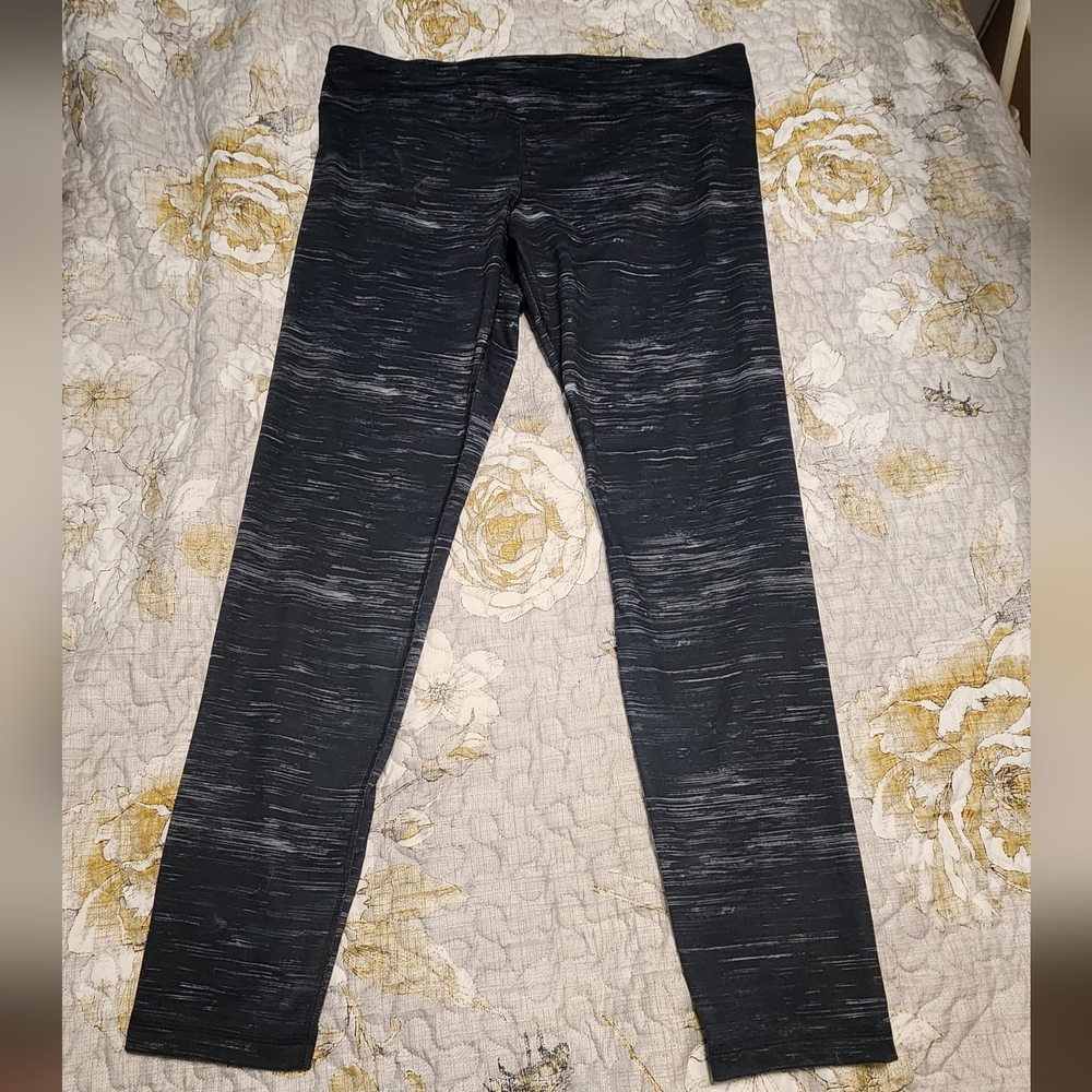 Black and Gray Patterned Leggings
